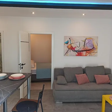 Grannyanny Apartment Sibenik
