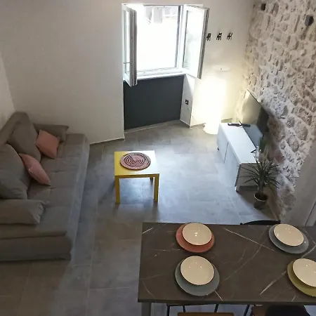 Apartment Grannyanny